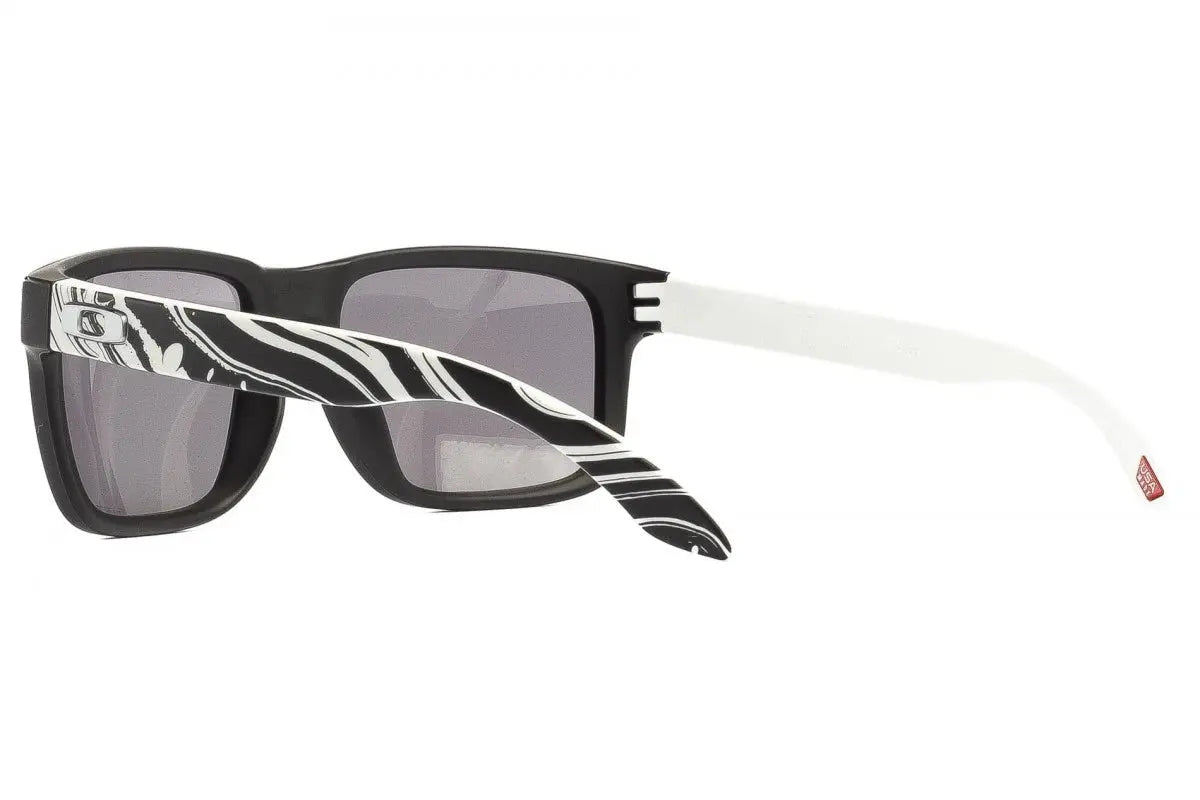 Oakley Holbrook™ Duality Collection Prizm grey Lenses,  matte black Frame Oakley